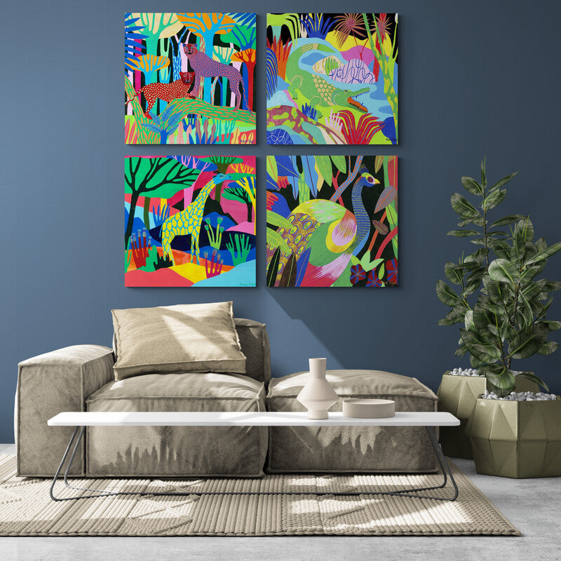 Set de 4 cuadros estilo neon: Naturaleza exuberante con jaguares, cocodrilo, jirafa y pavo real en destacados colores verde, rojo, morado, amarillo y azul negro.