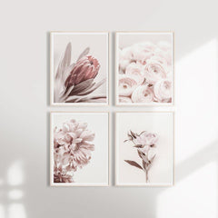 Set de cuadros decorativos con flores rosadas delicadas sobre fondo blanco