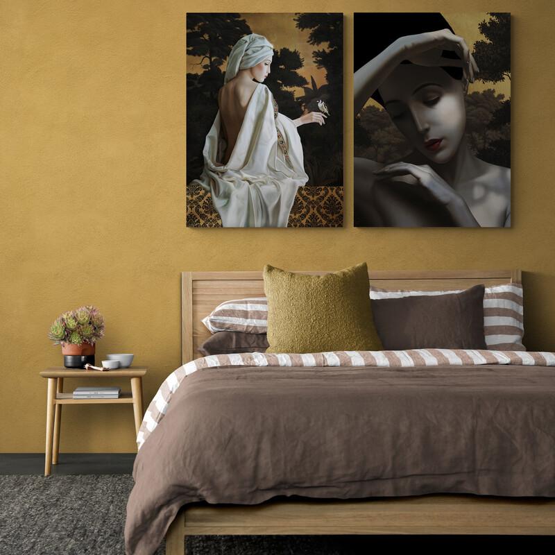 Set de cuadros: Mujer con turbante y pájaro entre árboles silueteados y cielo amarillo; Retrato introspectivo de mujer con piel tono frío ante fondo idéntico
