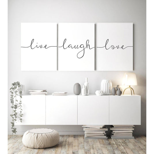 Tríptico decorativo minimalista con frases motivacionales 'Live Laugh Love' en caligrafía continua – arte tipográfico elegante ideal para interiores modernos y acogedores