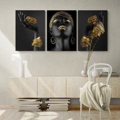 Set de cuadros negros: Mano con pulseras doradas, retrato mujer con labios y aretes dorados, mano con accesorios brillantes