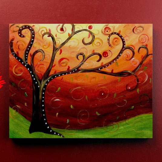 Árbol con ramas curveadas sobre suelo verde y fondo rojo - Cuadro decorativo de contraste y expresividad