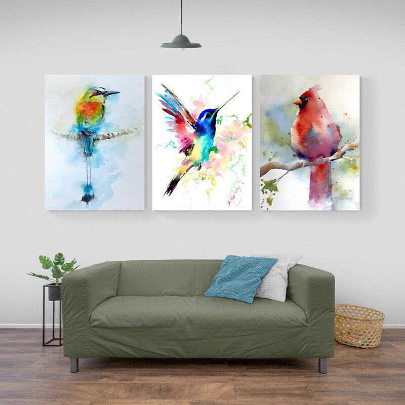 Set de cuadros: Pájaro en Rama Azul, Colibrí Multicolor sobre Blanco, Pájaro Rojo con Fondos Blancos y Detalles Verdes