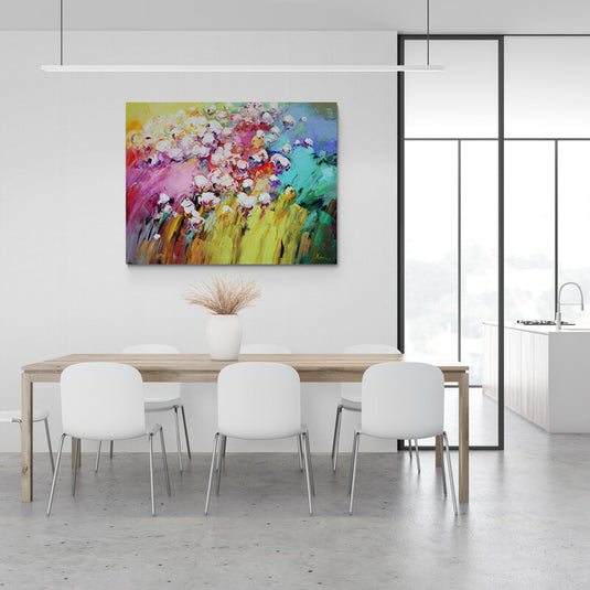 Pintura abstracta de flores con colores vibrantes