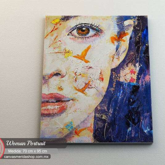 Primer plano de retrato artístico de mujer con un ojo detallado y texturas abstractas coloridas