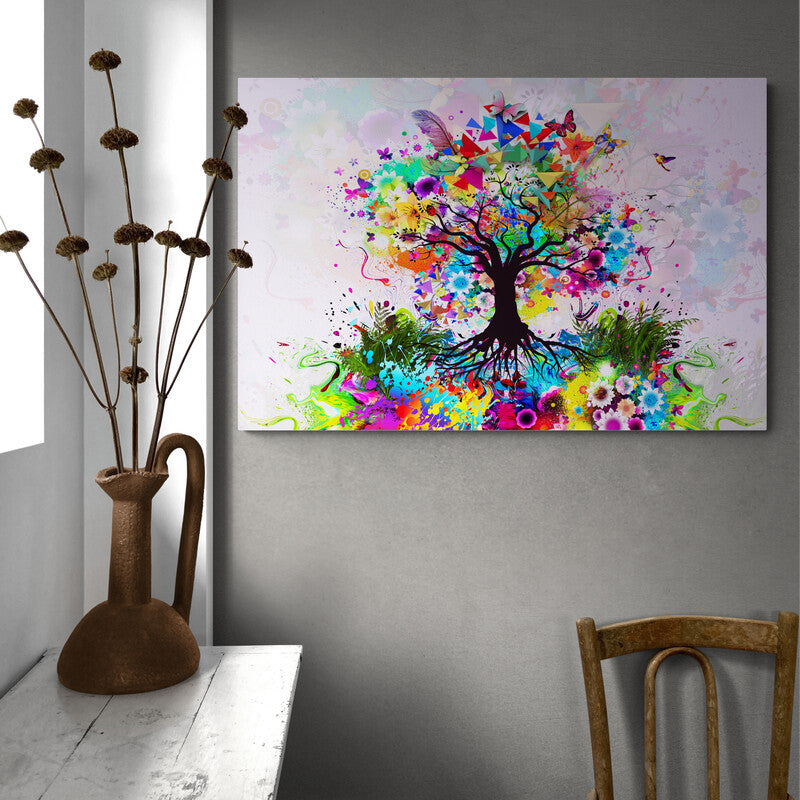 Cuadro decorativo de árbol colorido con tronco café fuerte, ramas y hojas multicolores, mariposas, plumas, flores y colibrí