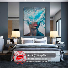 Retrato femenino con fusión abstracta de ola de agua en tonos azules