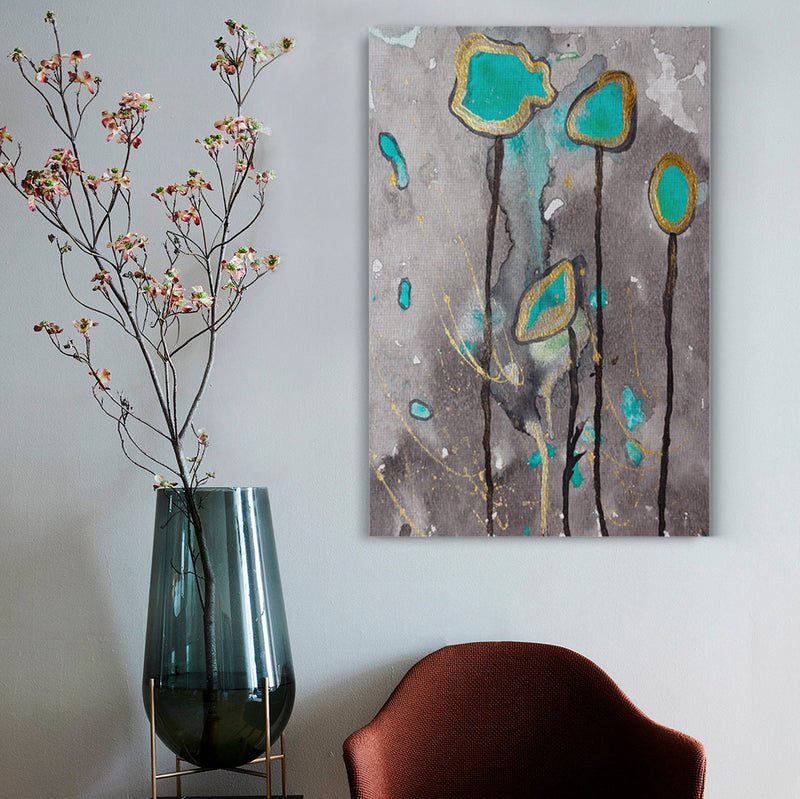 Pintura abstracta de formas estilizadas en turquesa y dorado sobre fondo gris