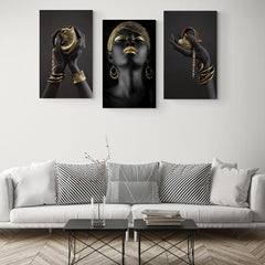Tríptico fotográfico de figura con joyas doradas y detalles en negro intenso